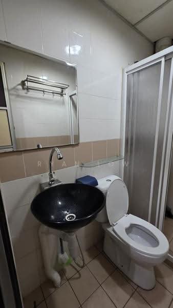 Condominium for Rent at Puncak Banyan - Ryan Low - Bathroom - PropertyGuru.com.my