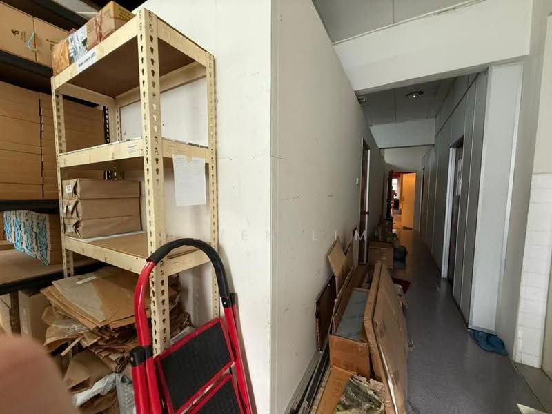 Office for Rent in Bandar Sri Damansara (Selangor) - Alven Lim - Corridor - PropertyGuru.com.my