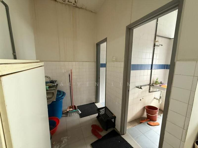 Office for Rent in Bandar Sri Damansara (Selangor) - Alven Lim - Bathroom - PropertyGuru.com.my