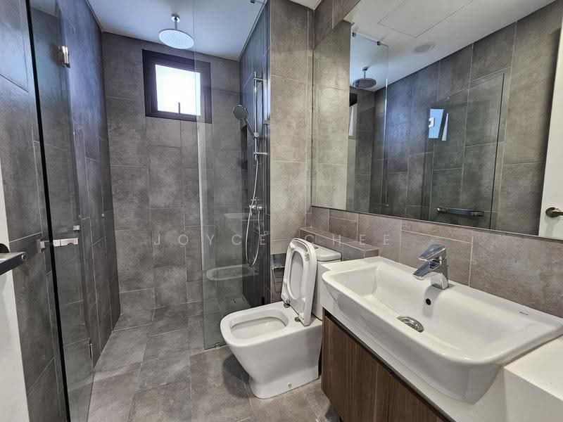 Kediaman Servis untuk Dijual di Ativo Suites @ Damansara Avenue - Joyce Chee - Bathroom - PropertyGuru.com.my