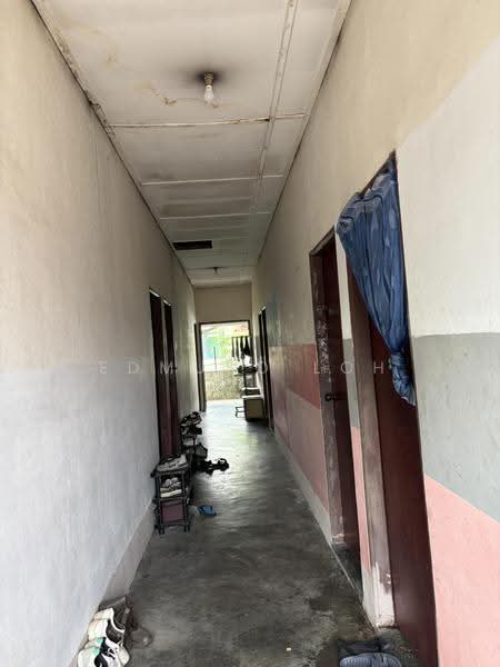 Rumah Teres 1-Tingkat untuk Dijual di Taman Bahagia (Senai) - Edmund Loh - Corridor - PropertyGuru.com.my