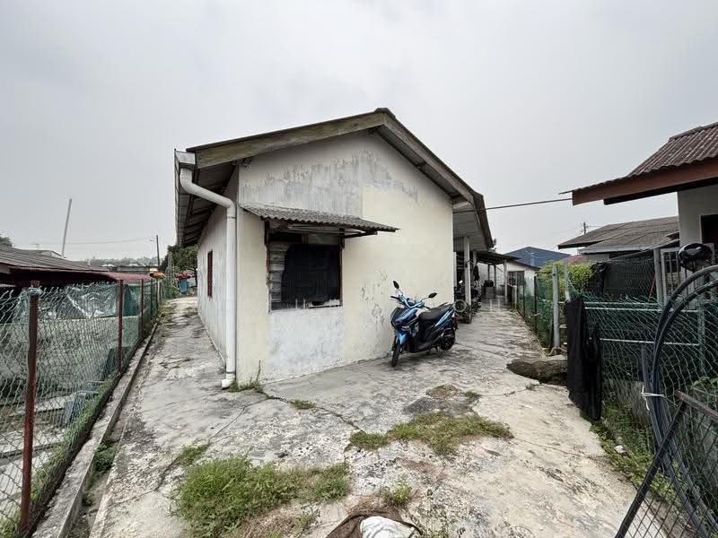 Rumah Teres 1-Tingkat untuk Dijual di Taman Bahagia (Senai) - Edmund Loh - Exterior - PropertyGuru.com.my