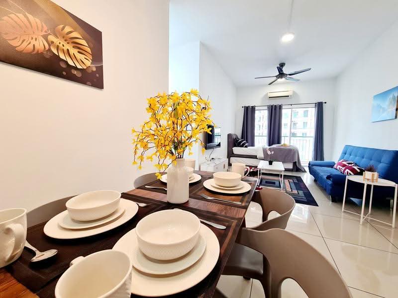 Kediaman Servis untuk Dijual di OUG Parklane - Sean Chia - Living Room - PropertyGuru.com.my