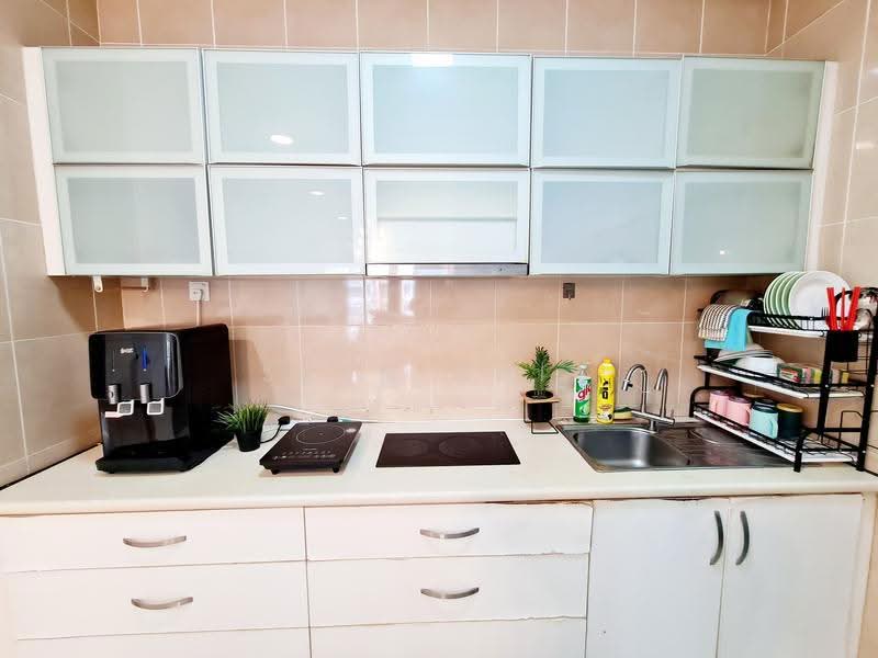 Kediaman Servis untuk Dijual di OUG Parklane - Sean Chia - Kitchen - PropertyGuru.com.my