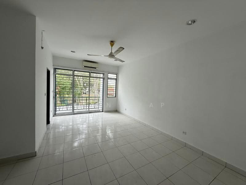 Rumah Teres 2-Tingkat untuk Disewa di Rawang (Selangor) - Penny Yap - Living Room - PropertyGuru.com.my