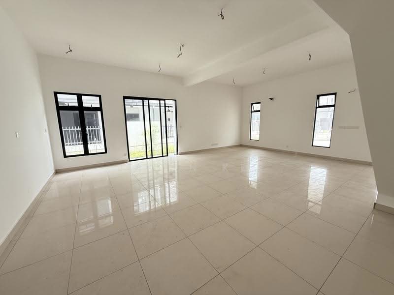 Cluster House for Sale in Taman Mount Austin (Tebrau) - Jaden Kee - Living Room - PropertyGuru.com.my