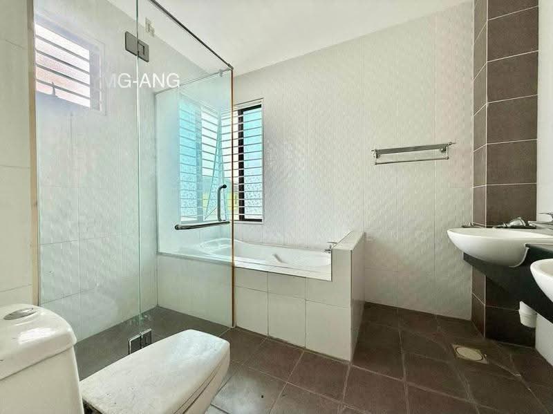 Rumah Banglo untuk Dijual di Aman Perdana (Kapar) - Raymond Cheng - Bathroom - PropertyGuru.com.my