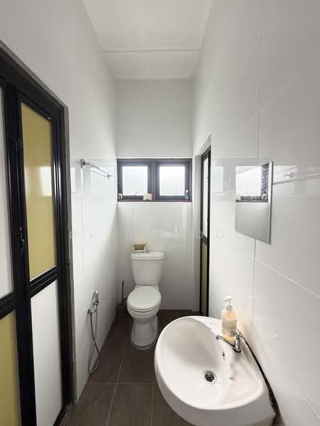Rumah Teres 2-Tingkat untuk Dijual di Taman Midah (Cheras) - Dlynie Ooi - Bathroom - PropertyGuru.com.my