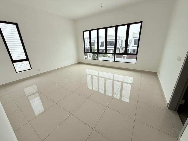 Rumah Kluster untuk Dijual di Taman Mount Austin (Tebrau) - Jaden Kee - Living Room - PropertyGuru.com.my