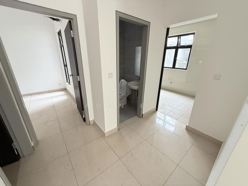 Rumah Kluster untuk Dijual di Taman Mount Austin (Tebrau) - Jaden Kee - Bathroom - PropertyGuru.com.my
