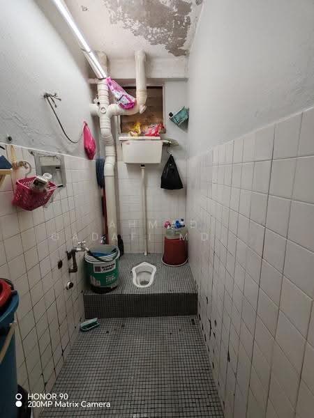 Apartment for Sale at Pantai Indah Fasa 1 - Ahmad Gadafi Md Nor - Bathroom - PropertyGuru.com.my