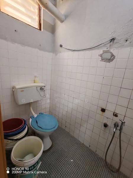 Apartment for Sale at Pantai Indah Fasa 1 - Ahmad Gadafi Md Nor - Bathroom - PropertyGuru.com.my