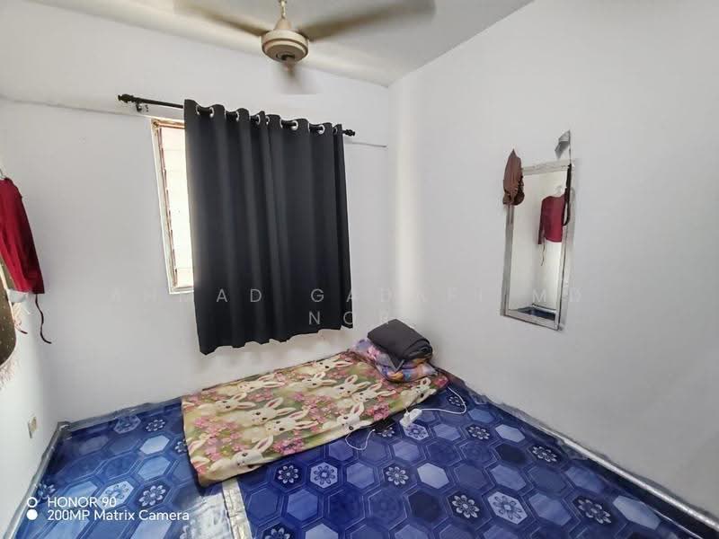 Apartment for Sale at Pantai Indah Fasa 1 - Ahmad Gadafi Md Nor - Bedroom - PropertyGuru.com.my