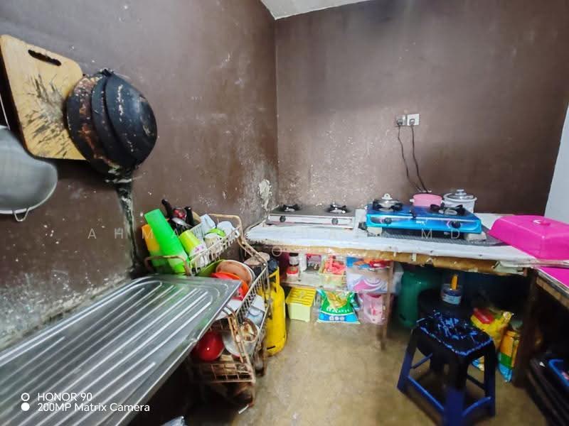 Apartment for Sale at Pantai Indah Fasa 1 - Ahmad Gadafi Md Nor - Kitchen - PropertyGuru.com.my