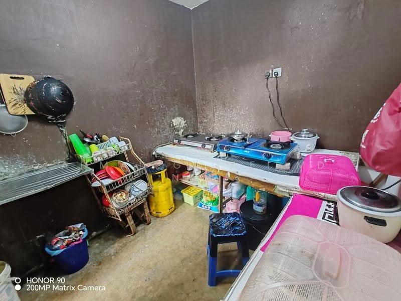 Apartment for Sale at Pantai Indah Fasa 1 - Ahmad Gadafi Md Nor - Kitchen - PropertyGuru.com.my