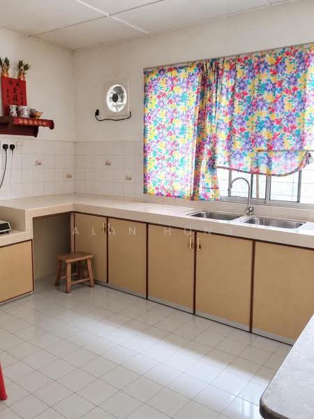 2-storey Terraced House for Rent in Taman Sri Endah (Sri Petaling) - Alan Hong - Kitchen - PropertyGuru.com.my