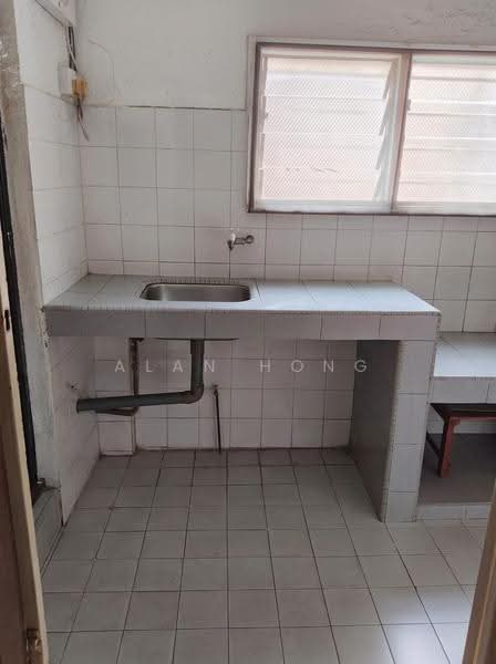 2-storey Terraced House for Rent in Taman Sri Endah (Sri Petaling) - Alan Hong - Kitchen - PropertyGuru.com.my