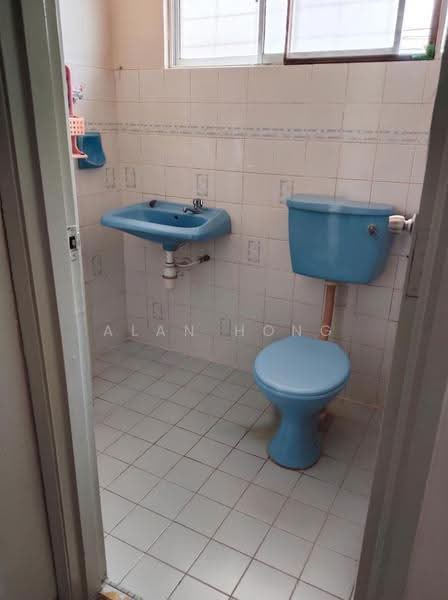 2-storey Terraced House for Rent in Taman Sri Endah (Sri Petaling) - Alan Hong - Bathroom - PropertyGuru.com.my