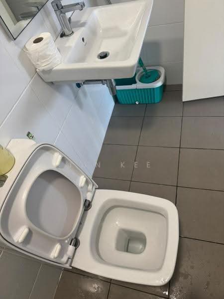 Kediaman Servis untuk Disewa di Parc 3 - Jun Kee - Bathroom - PropertyGuru.com.my