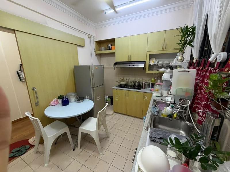 Pangsapuri untuk Dijual di Villa Bestari Apartment - Robbie Tan - Kitchen - PropertyGuru.com.my