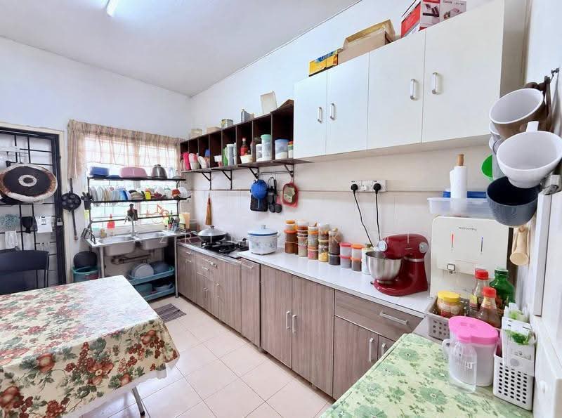 2-storey Terraced House for Sale in Puteri Heights (Rawang) - Nazrin Hakimin - Kitchen - PropertyGuru.com.my