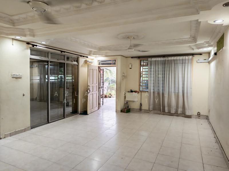 2-storey Terraced House for Sale in Taman Nusa Damai (Pasir Gudang) - Azlan Ismail aiproperty - Living Room - PropertyGuru.com.my