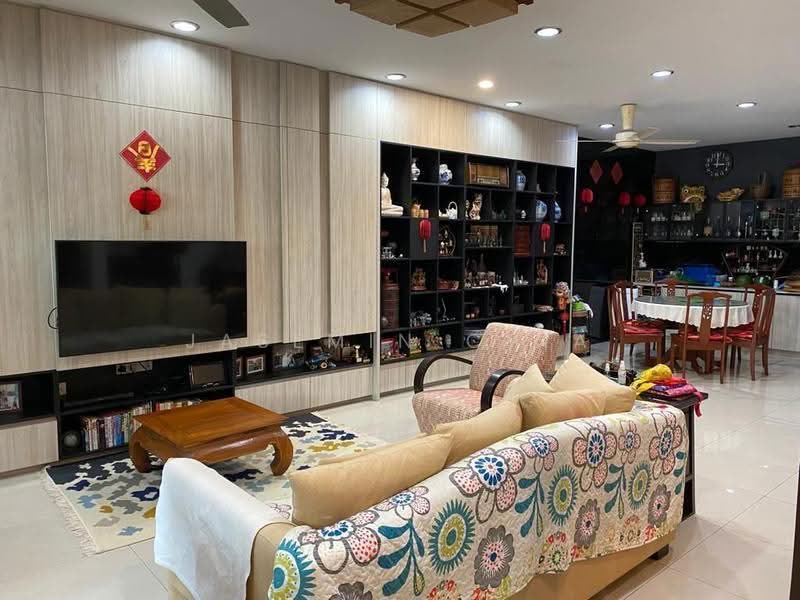 Terraced House for Sale in Taman Seri Bukit Segambut (Batu) - Jasemin Chia - Living Room - PropertyGuru.com.my