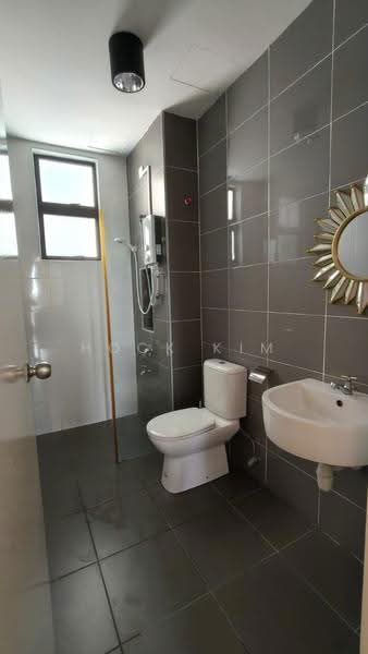 Kediaman Servis untuk Disewa di The Platino Serviced Apartment - Hock Kim - Bathroom - PropertyGuru.com.my