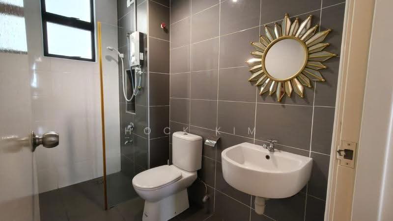Kediaman Servis untuk Disewa di The Platino Serviced Apartment - Hock Kim - Bathroom - PropertyGuru.com.my