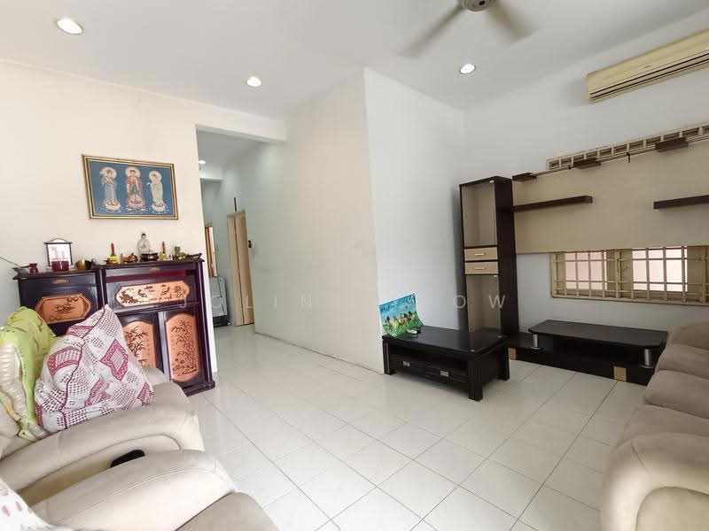 1-storey Terraced House for Sale in Panorama Lapangan Perdana (Ipoh) - Joline YEOW - Living Room - PropertyGuru.com.my
