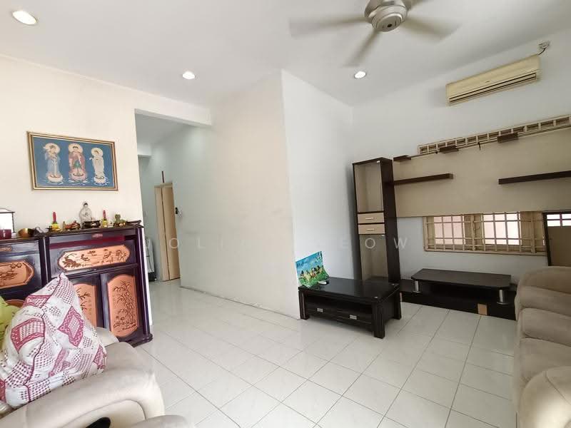 1-storey Terraced House for Sale in Panorama Lapangan Perdana (Ipoh) - Joline YEOW - Living Room - PropertyGuru.com.my