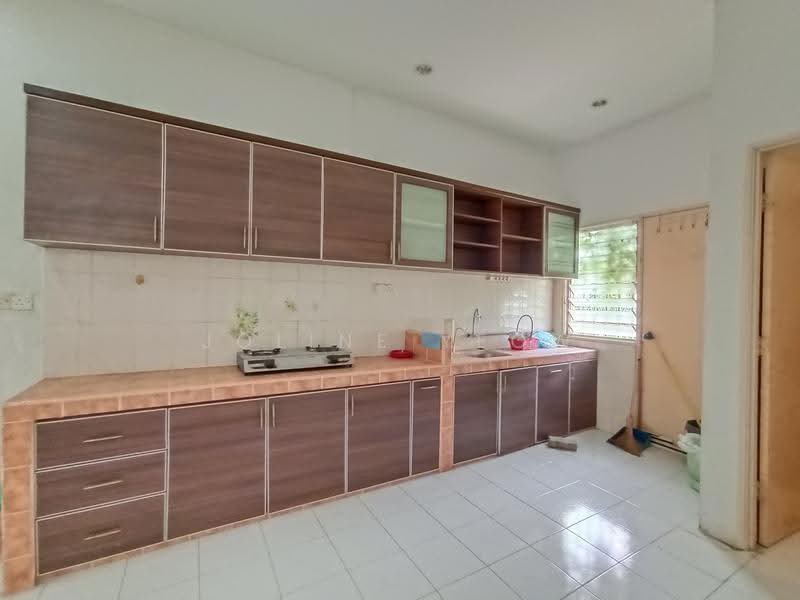 1-storey Terraced House for Sale in Panorama Lapangan Perdana (Ipoh) - Joline YEOW - Kitchen - PropertyGuru.com.my