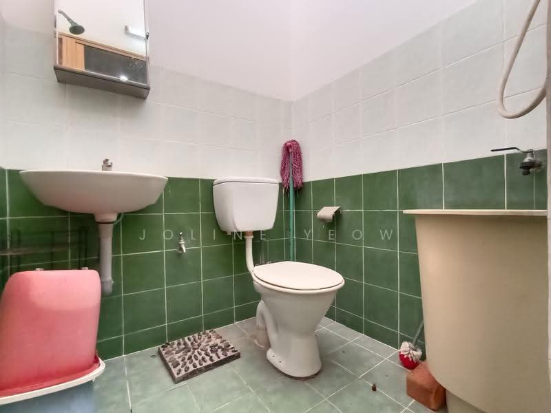 1-storey Terraced House for Sale in Panorama Lapangan Perdana (Ipoh) - Joline YEOW - Bathroom - PropertyGuru.com.my