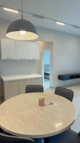 Pangsapuri untuk Dijual di D'Rich Executive Suites - Win Tan - Dining Room - PropertyGuru.com.my