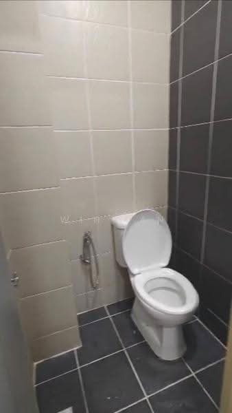 Pangsapuri untuk Dijual di D'Rich Executive Suites - Win Tan - Bathroom - PropertyGuru.com.my