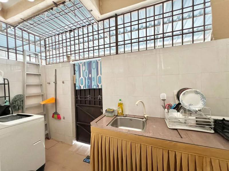 Rumah Teres 2-Tingkat untuk Dijual di Taman Nusa Indah (Iskandar Puteri (Nusajaya)) - ILSA CHIN - Kitchen - PropertyGuru.com.my