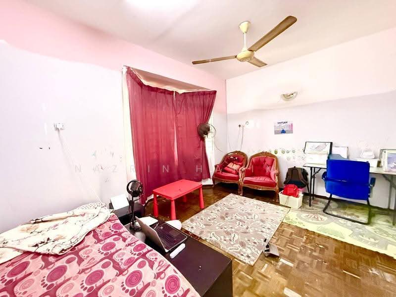 Rumah Teres 2-Tingkat untuk Dijual di Seksyen 8 (Bangi) - Nazrin Hakimin - Study - PropertyGuru.com.my
