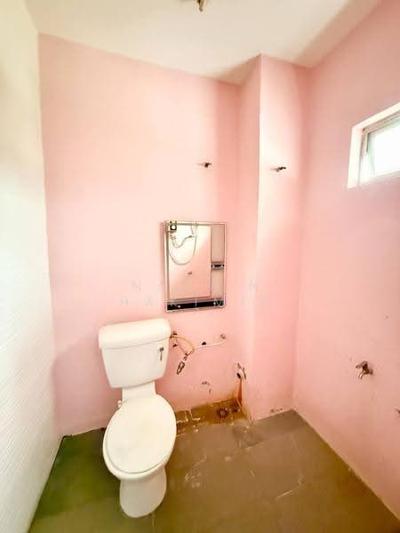 Rumah Teres 2-Tingkat untuk Dijual di Seksyen 8 (Bangi) - Nazrin Hakimin - Bathroom - PropertyGuru.com.my