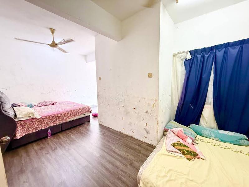 Rumah Teres 2-Tingkat untuk Dijual di Seksyen 8 (Bangi) - Nazrin Hakimin - Bedroom - PropertyGuru.com.my