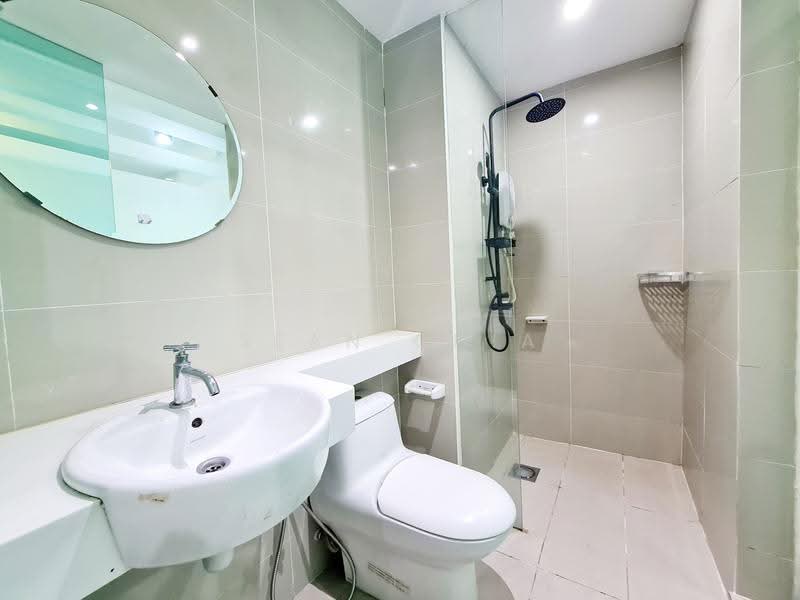 Service Residence for Sale at The Scott Garden SOHO - Sean Chia - Bathroom - PropertyGuru.com.my