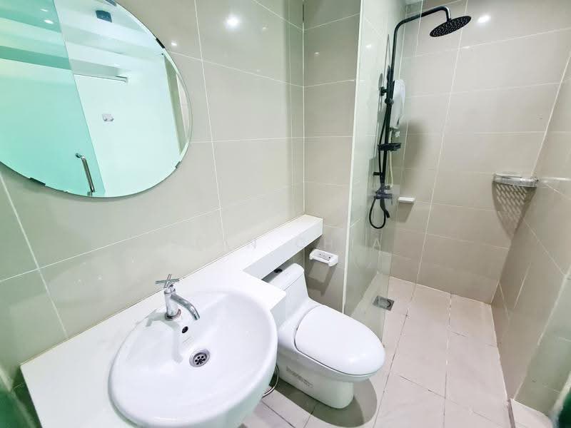 Service Residence for Sale at The Scott Garden SOHO - Sean Chia - Bathroom - PropertyGuru.com.my
