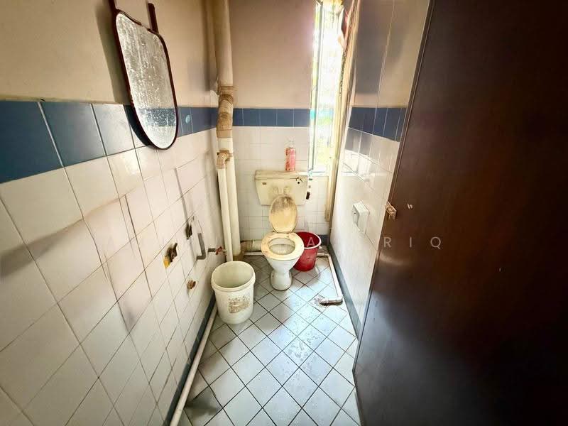 Shop / Office for Sale in Kepong (Kuala Lumpur) - Amirul Nasyriq - Bathroom - PropertyGuru.com.my
