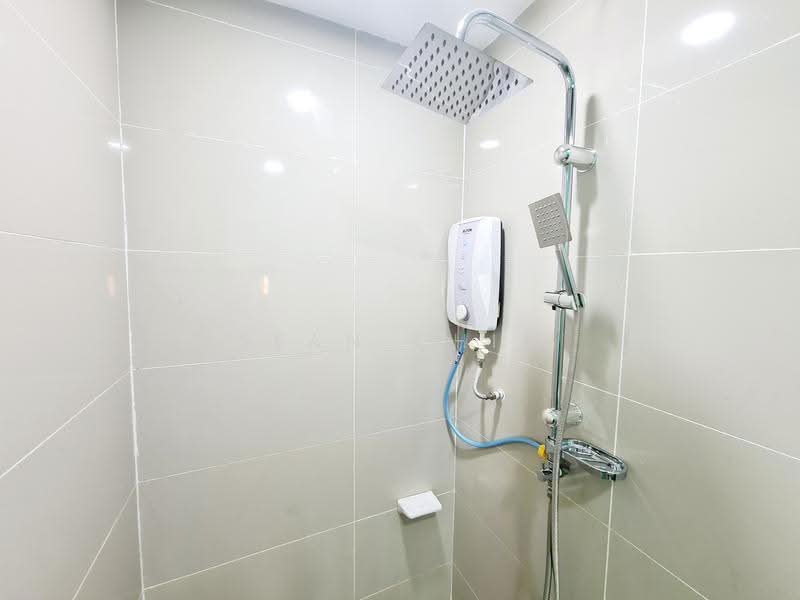 Service Residence for Sale at The Scott Garden SOHO - Sean Chia - Bathroom - PropertyGuru.com.my