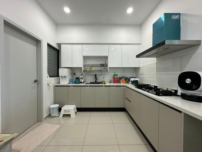 Kondominium untuk Dijual di Waterside Residence - S J Foo - Kitchen - PropertyGuru.com.my