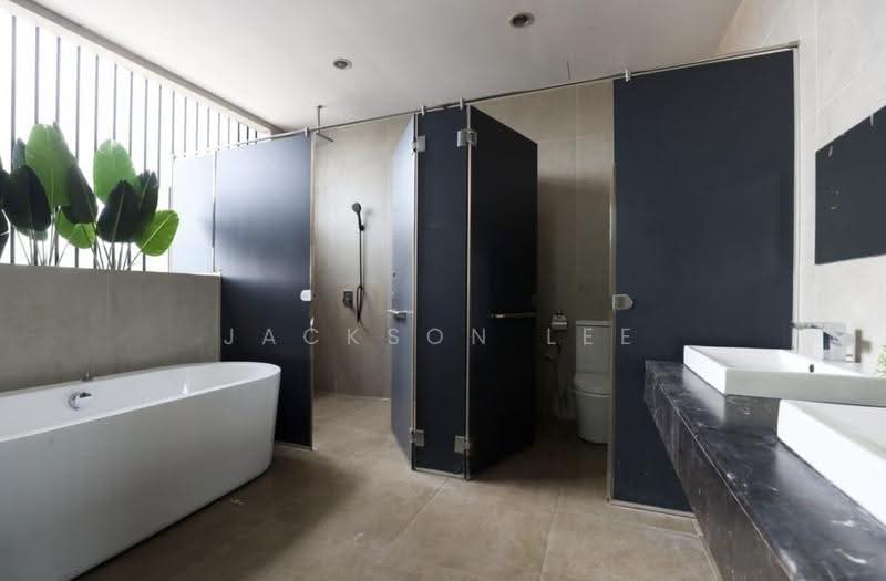 Rumah Berkembar untuk Disewa di Taman Desa Ros (Kajang) - Jackson Lee - Bathroom - PropertyGuru.com.my