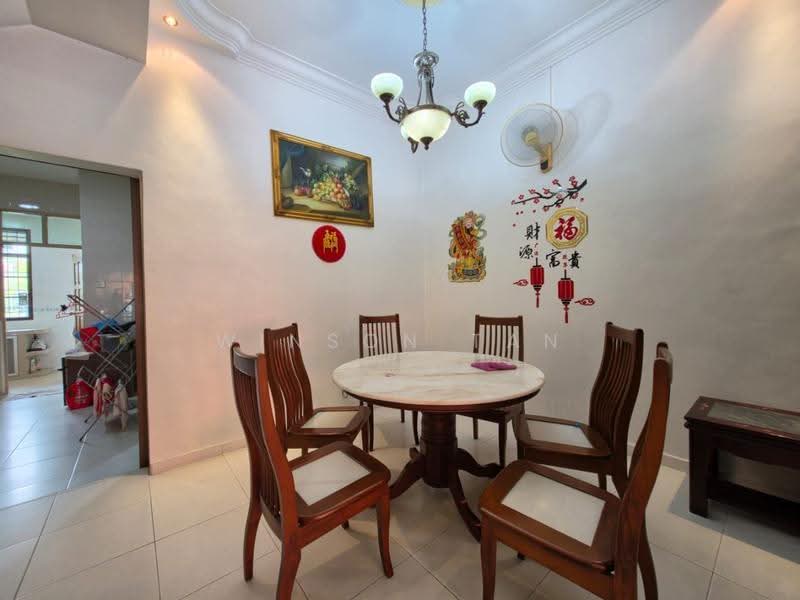 Rumah Teres 2-Tingkat untuk Dijual di Taman Desa Cemerlang (Ulu Tiram) - Winson Tan - Dining Room - PropertyGuru.com.my