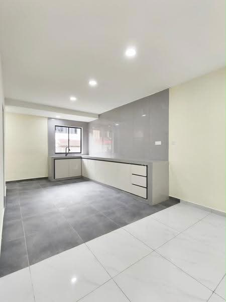 Rumah Teres 2-Tingkat untuk Dijual di Taman Daya (Johor Bahru) - JAN AU - Kitchen - PropertyGuru.com.my