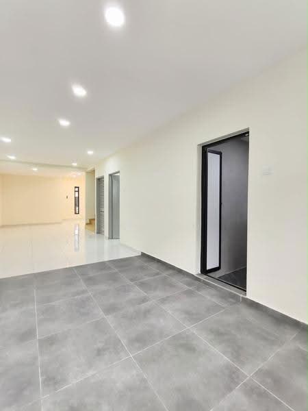 Rumah Teres 2-Tingkat untuk Dijual di Taman Daya (Johor Bahru) - JAN AU - Corridor - PropertyGuru.com.my