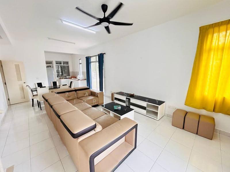 2-storey Terraced House for Sale in Taman Bestari Perdana (Pasir Gudang) - Azlan Ismail aiproperty - Living Room - PropertyGuru.com.my