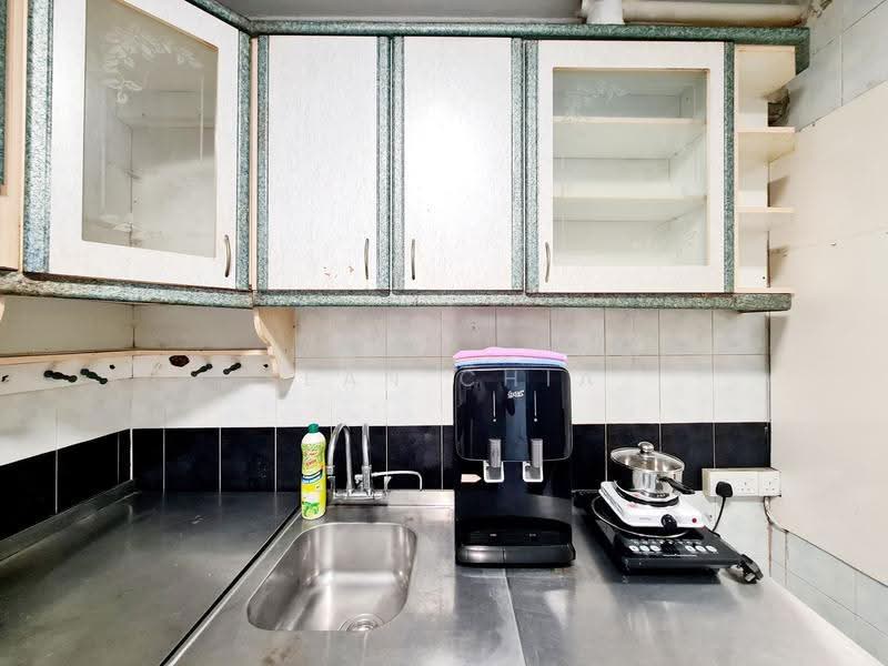 Condominium for Sale at Endah Regal Condominium - Sean Chia - Kitchen - PropertyGuru.com.my